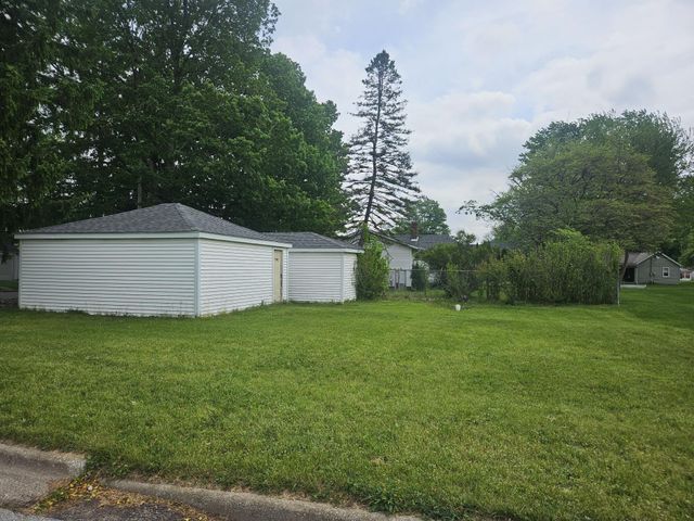 206 E 16th Street, La Porte, IN 46350