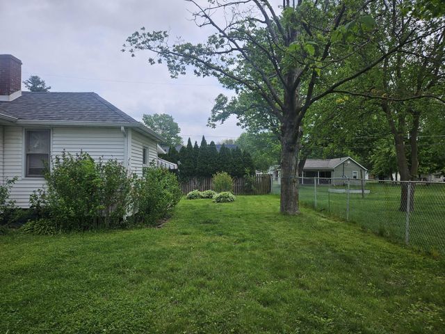 206 E 16th Street, La Porte, IN 46350