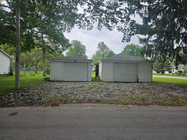 206 E 16th Street, La Porte, IN 46350