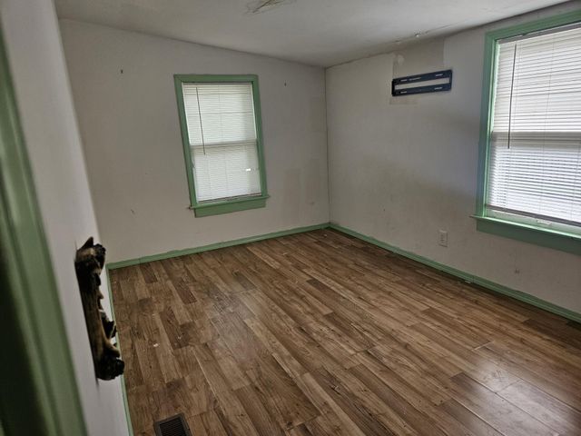 206 E 16th Street, La Porte, IN 46350