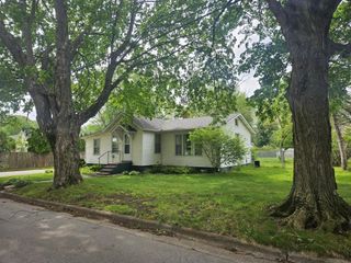 206 E 16th Street, La Porte, IN 46350