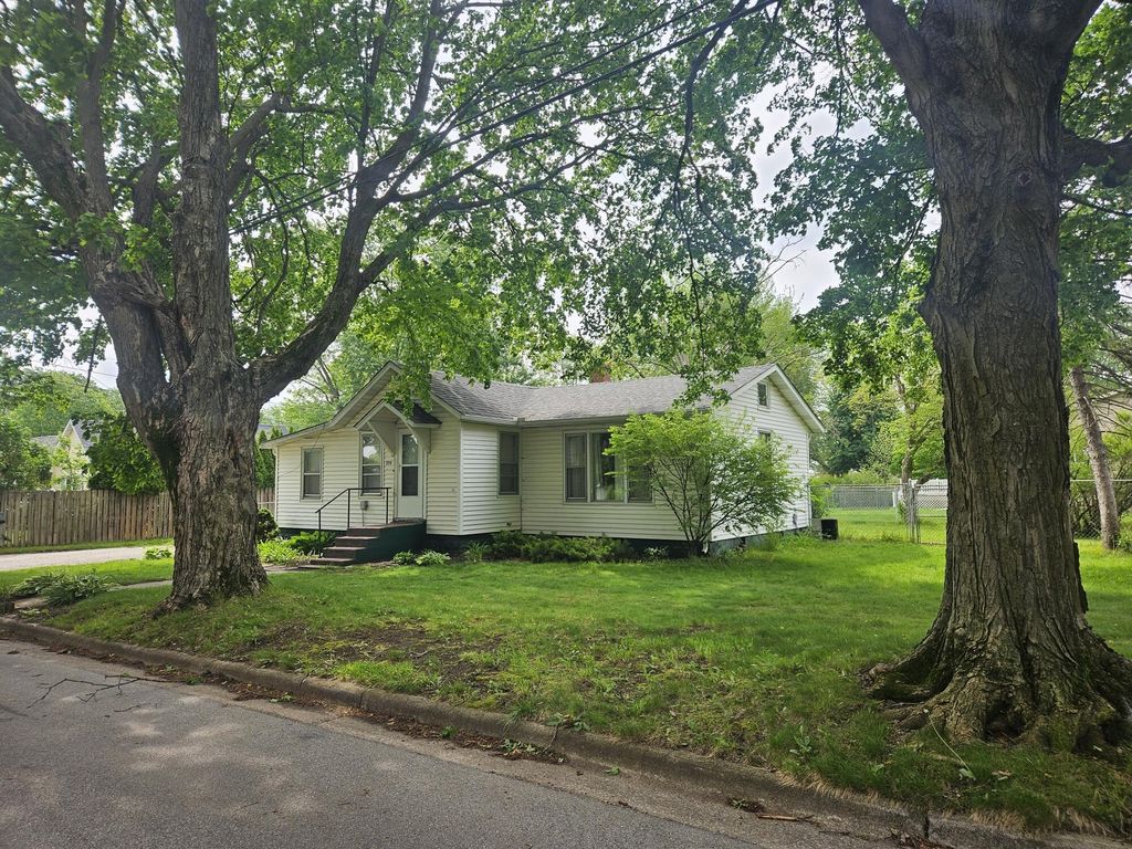 206 E 16th Street, La Porte, IN 46350