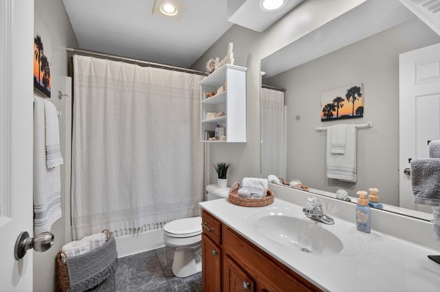 3029 Hart Avenue, Des Moines, IA 50320