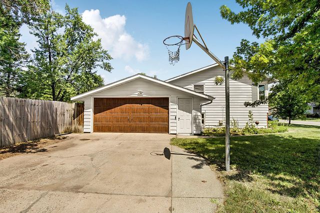 1005 25th Avenue N, Saint Cloud, MN 56303