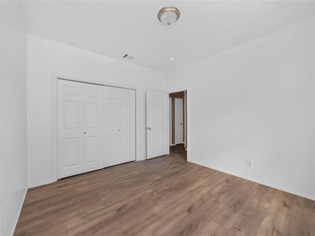 403 Davidson DR, Taylor, TX 76574