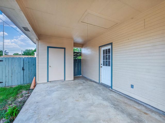 403 Davidson DR, Taylor, TX 76574