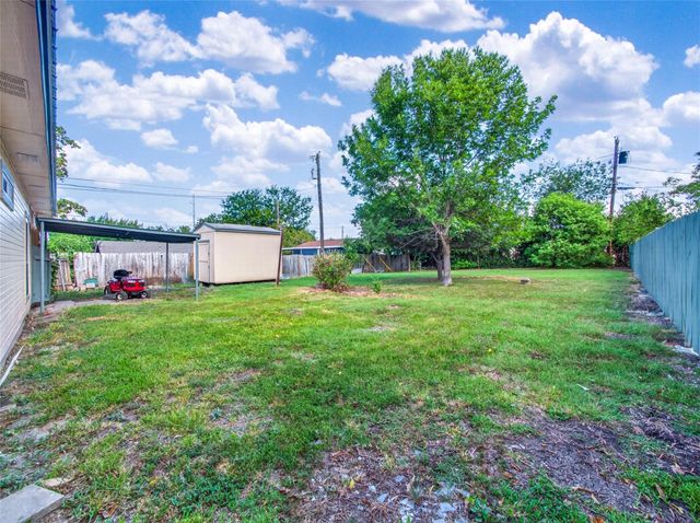 403 Davidson DR, Taylor, TX 76574