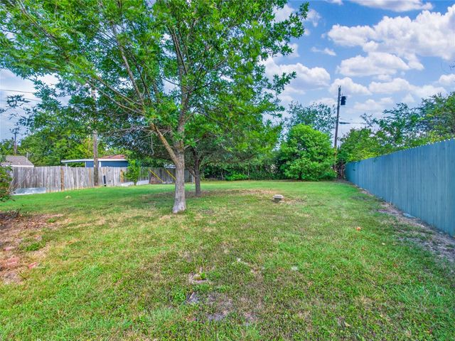 403 Davidson DR, Taylor, TX 76574