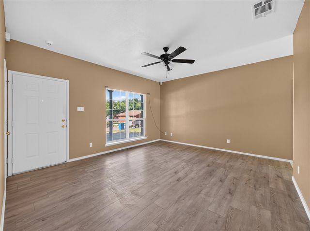 403 Davidson DR, Taylor, TX 76574