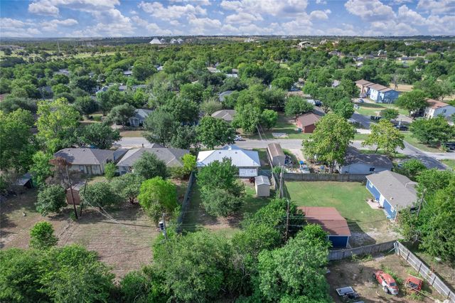 403 Davidson DR, Taylor, TX 76574