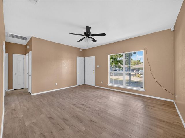 403 Davidson DR, Taylor, TX 76574
