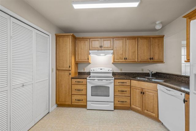 5100 BURCHETTE ROAD 300, Tampa, FL 33647