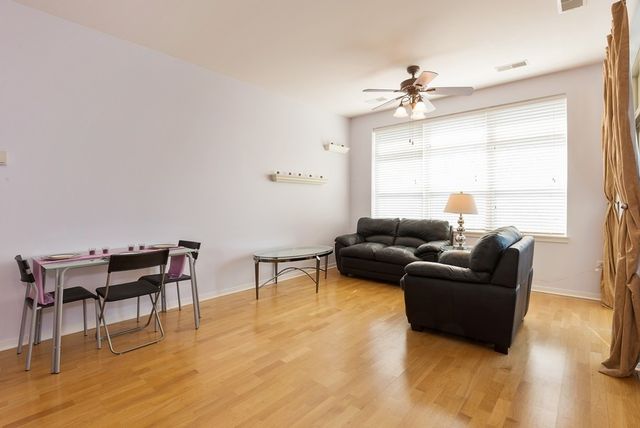 2933 N Clybourn Avenue 303, Chicago, IL 60618