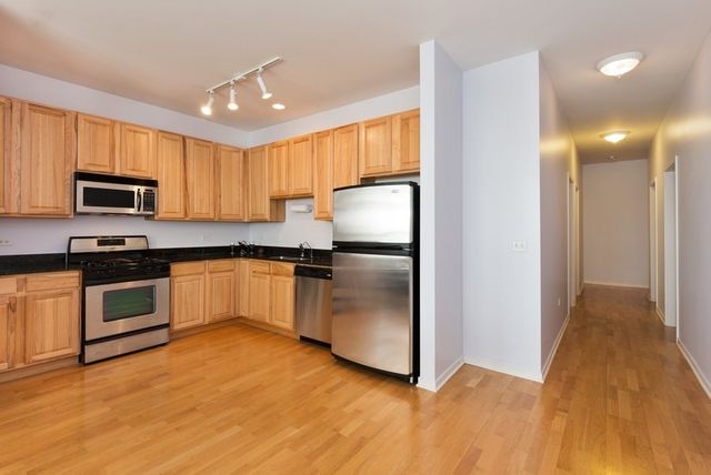 2933 N Clybourn Avenue 303, Chicago, IL 60618