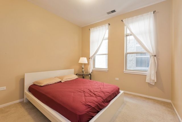 2933 N Clybourn Avenue 303, Chicago, IL 60618