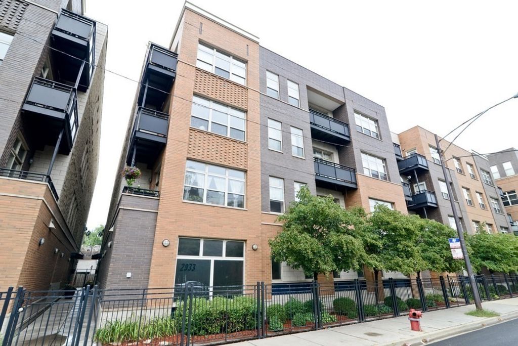 2933 N Clybourn Avenue 303, Chicago, IL 60618
