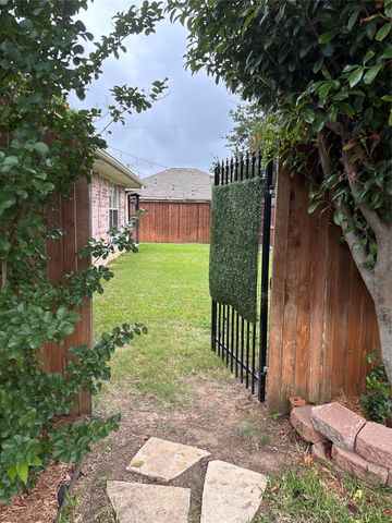 8436 Ruthette Drive, North Richland Hills, TX 76182