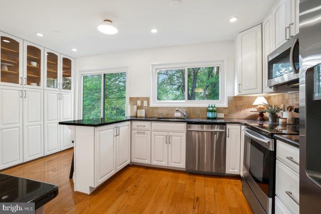 10104 GRAYHORSE CT, Rockville, MD 20854