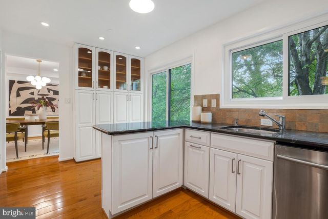 10104 GRAYHORSE CT, Rockville, MD 20854
