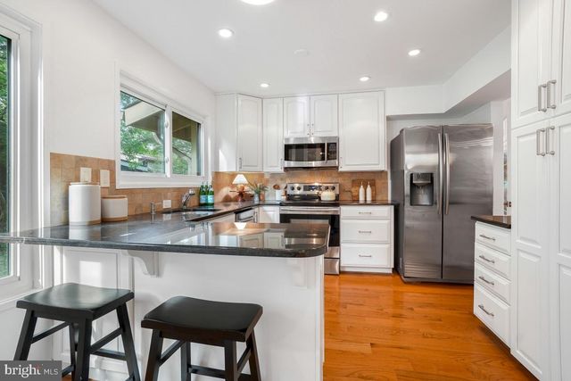 10104 GRAYHORSE CT, Rockville, MD 20854