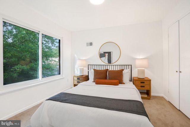 10104 GRAYHORSE CT, Rockville, MD 20854