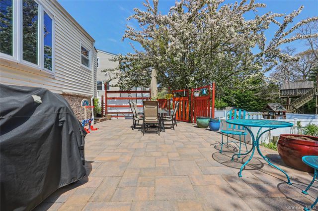 50 Little Whaleneck Road, Merrick, NY 11566