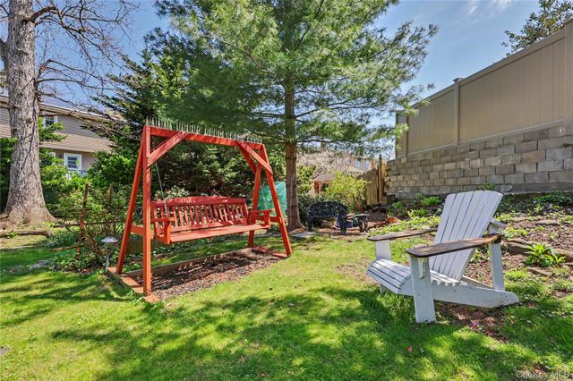 50 Little Whaleneck Road, Merrick, NY 11566