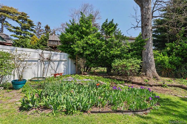50 Little Whaleneck Road, Merrick, NY 11566