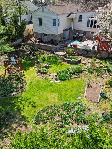 50 Little Whaleneck Road, Merrick, NY 11566