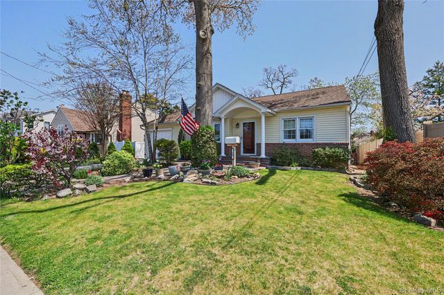 50 Little Whaleneck Road, Merrick, NY 11566