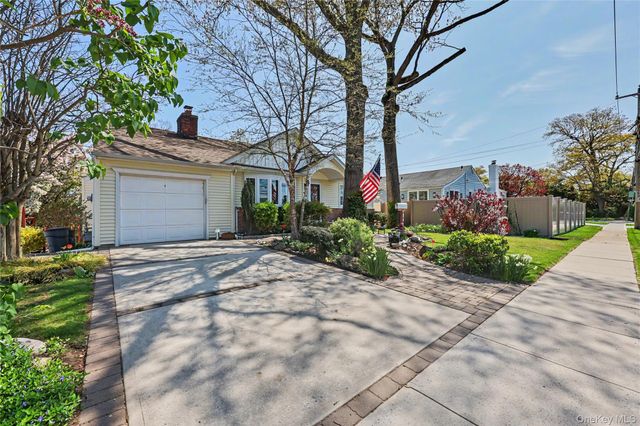 50 Little Whaleneck Road, Merrick, NY 11566