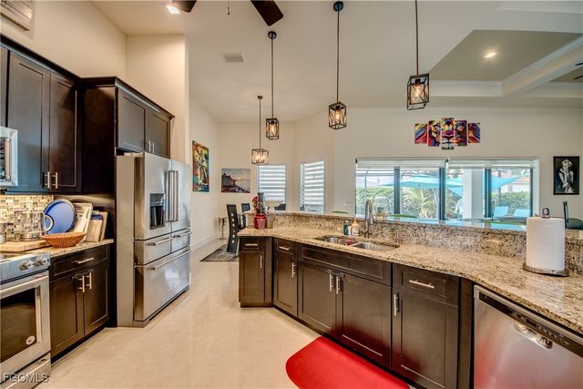 5322 Agualinda BLVD, Cape Coral, FL 33914