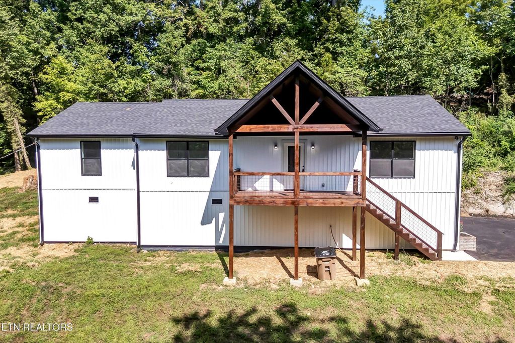 101 Larry Drive, Knoxville, TN 37920