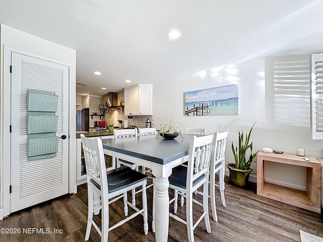 2009 SEMINOLE Road 2009, Atlantic Beach, FL 32233