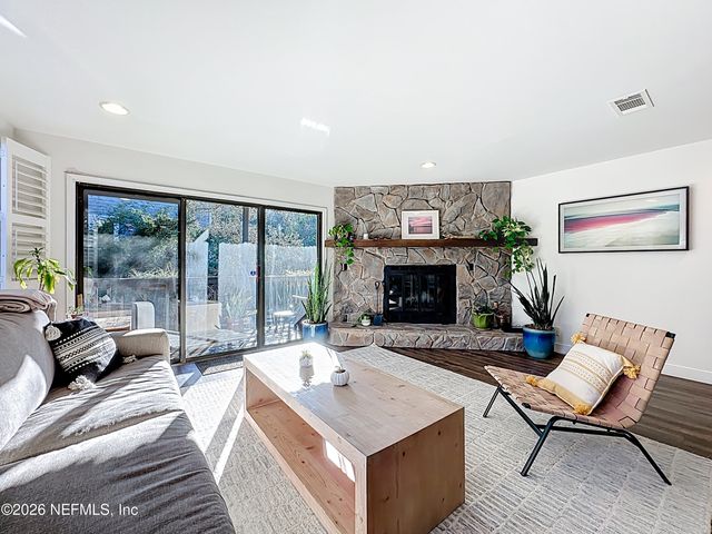 2009 SEMINOLE Road 2009, Atlantic Beach, FL 32233