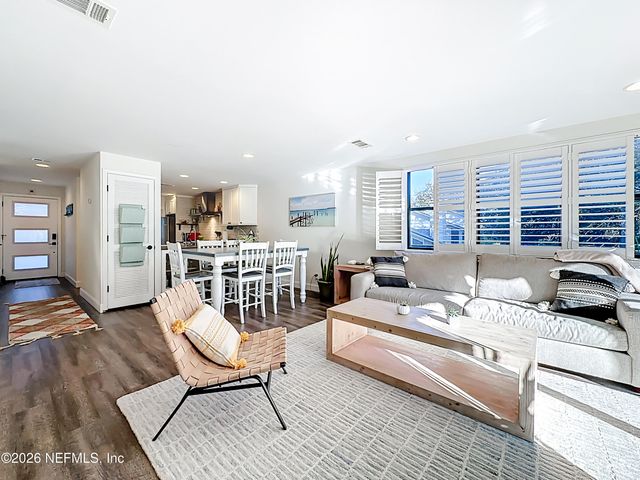 2009 SEMINOLE Road 2009, Atlantic Beach, FL 32233