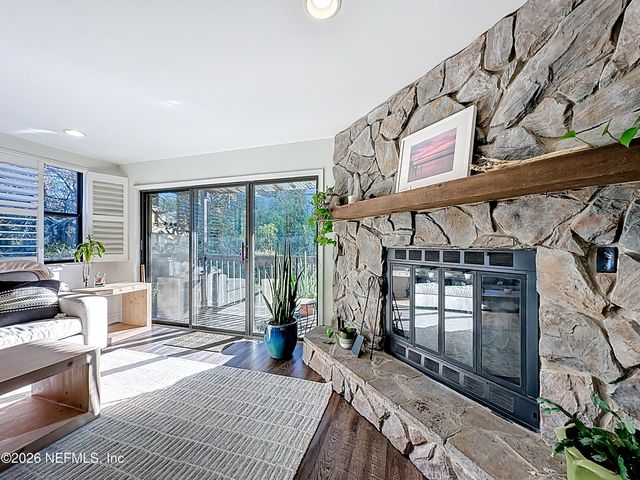 2009 SEMINOLE Road 2009, Atlantic Beach, FL 32233