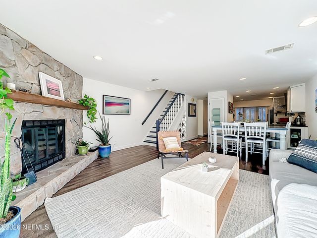 2009 SEMINOLE Road 2009, Atlantic Beach, FL 32233