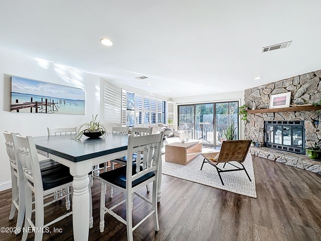 2009 SEMINOLE Road 2009, Atlantic Beach, FL 32233