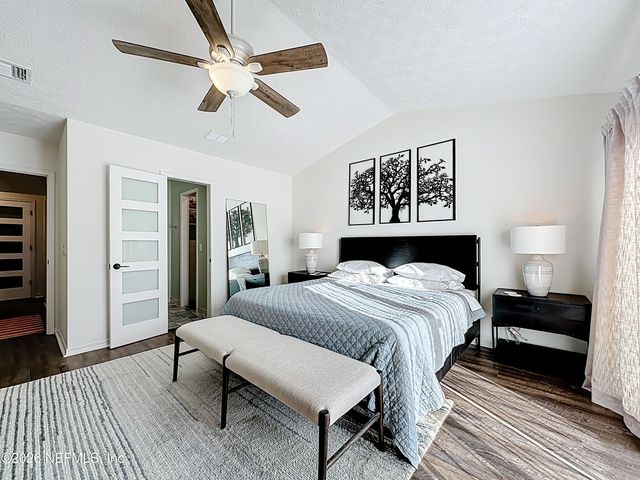 2009 SEMINOLE Road 2009, Atlantic Beach, FL 32233