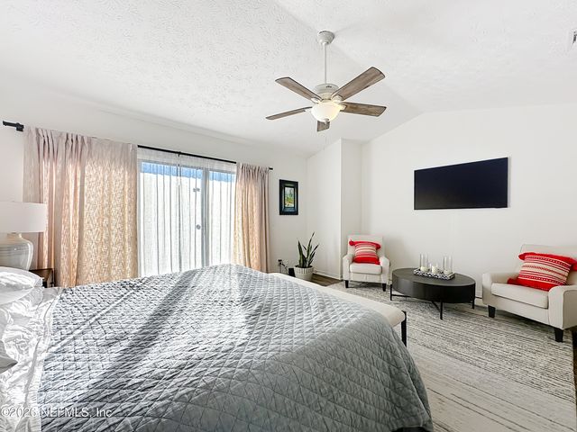 2009 SEMINOLE Road 2009, Atlantic Beach, FL 32233