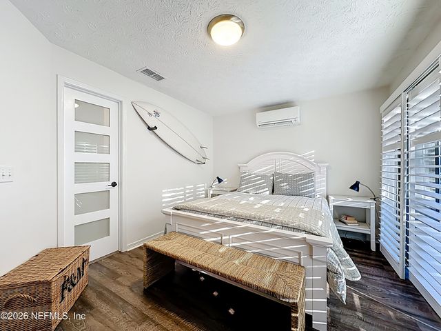 2009 SEMINOLE Road 2009, Atlantic Beach, FL 32233