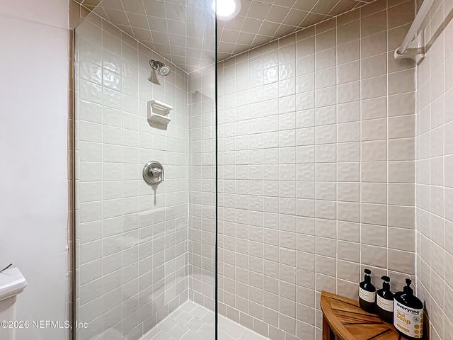 2009 SEMINOLE Road 2009, Atlantic Beach, FL 32233