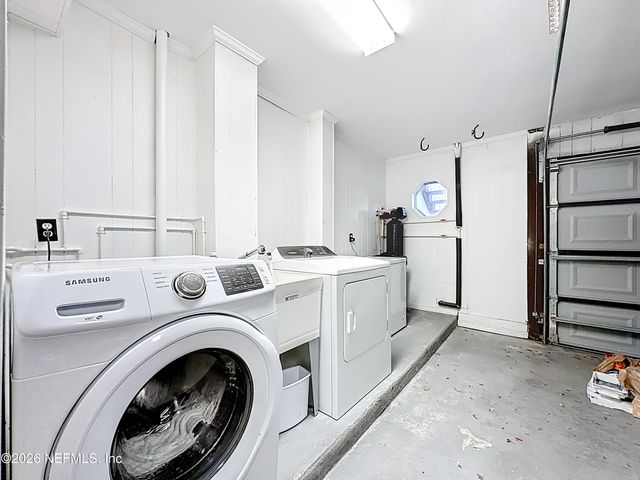 2009 SEMINOLE Road 2009, Atlantic Beach, FL 32233