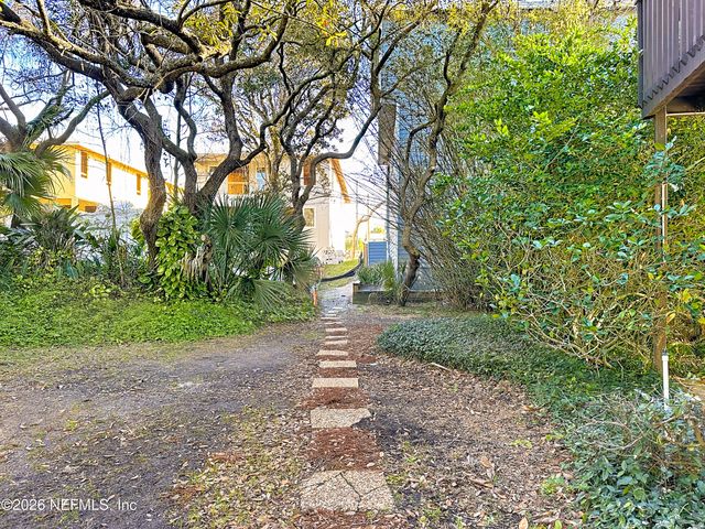 2009 SEMINOLE Road 2009, Atlantic Beach, FL 32233