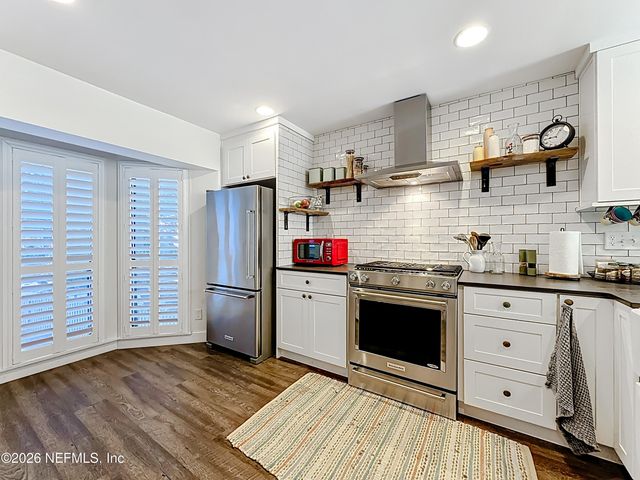 2009 SEMINOLE Road 2009, Atlantic Beach, FL 32233