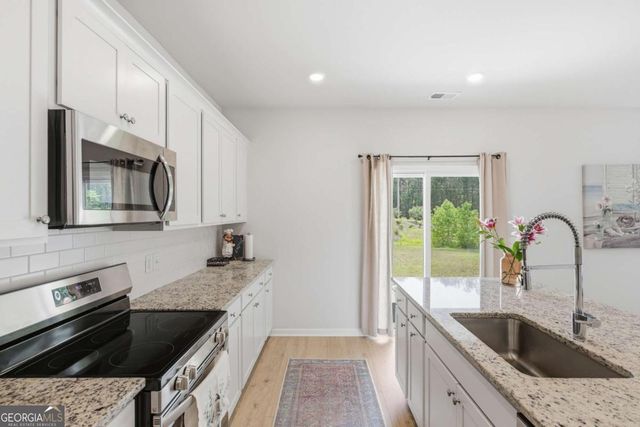 118 Saltgrass Lane, Bloomingdale, GA 31302