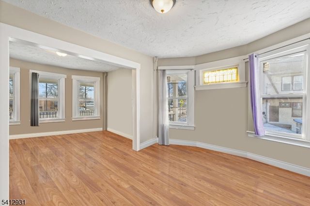 221 E Westfield Ave, Roselle Park Boro, NJ 07204