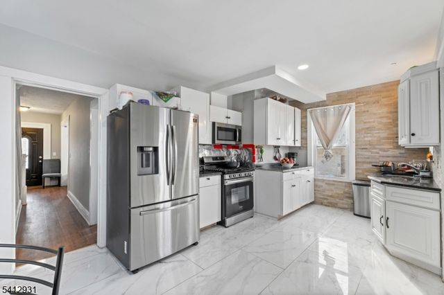 221 E Westfield Ave, Roselle Park Boro, NJ 07204