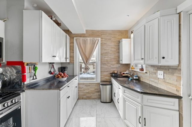 221 E Westfield Ave, Roselle Park Boro, NJ 07204